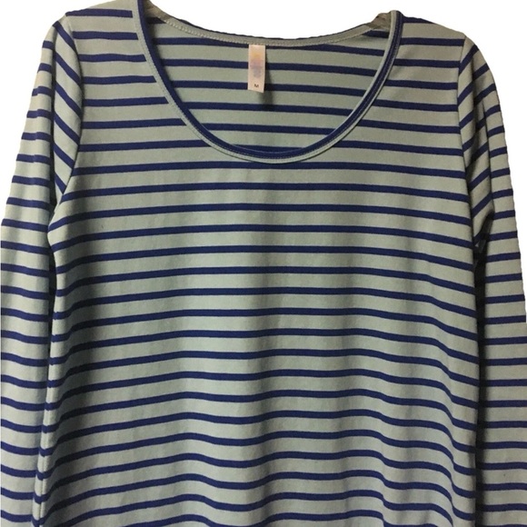 LuLaRoe ~ Women’s ~ Top ~ Medium ~ Blouse - Picture 14 of 16